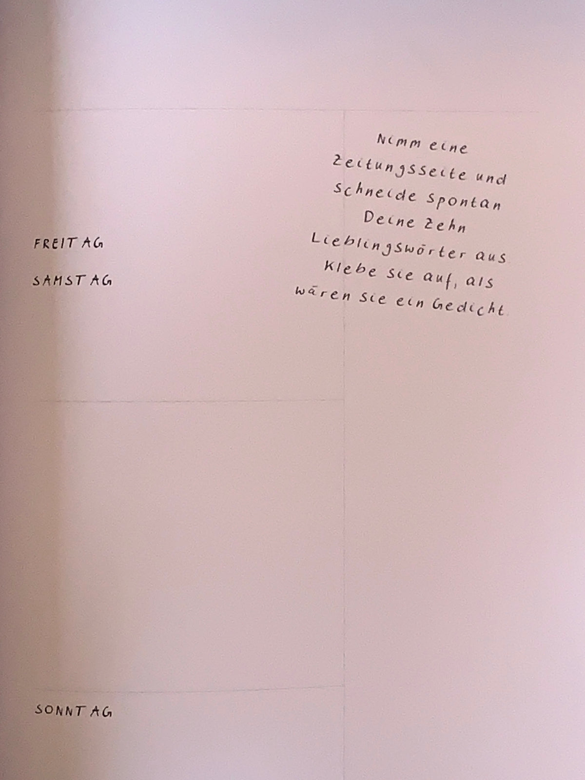 Mache ein Gedicht: Nimm eine Zeitungsseite und schneide spontan 10 Wörter aus. 